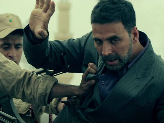 Akshay's <i>Airlift</I> Trailer Left Wife Twinkle With 'Goosebumps'