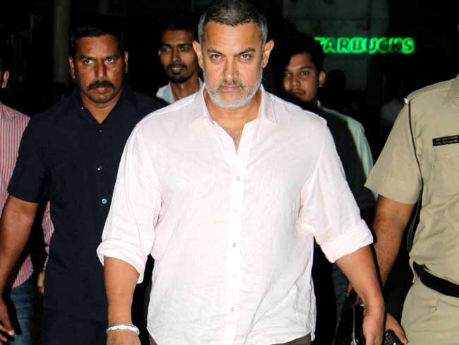 असहिष्‍णुता : किसने किया आमिर का विरोध और कौन आया समर्थन में