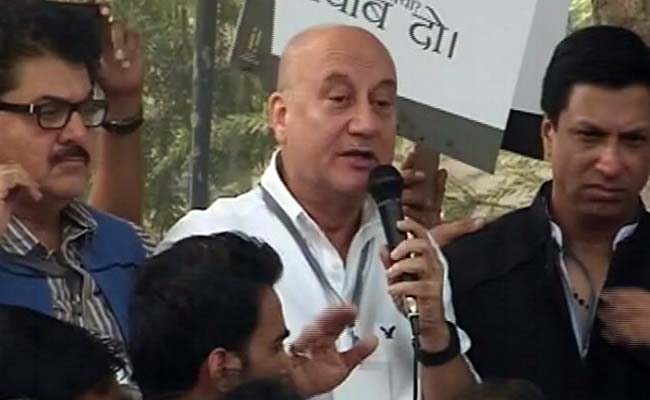 Aamir Khan Thinks He Should Have Opinion on Everything: Anupam Kher