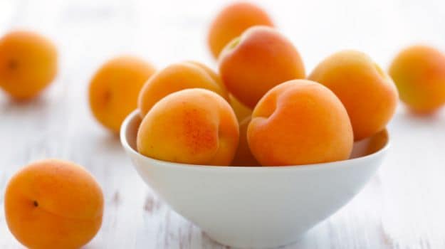 8 Amazing Benefits of Apricot (khubani): The Nutritional ...