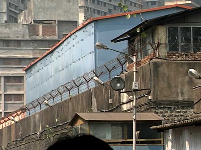 मुंबई पुलिस की समिति की रिपोर्ट- आर्थर रोड जेल सुरक्षित नहीं, विस्फोटक भरी गाड़ी से हो सकता है हमला