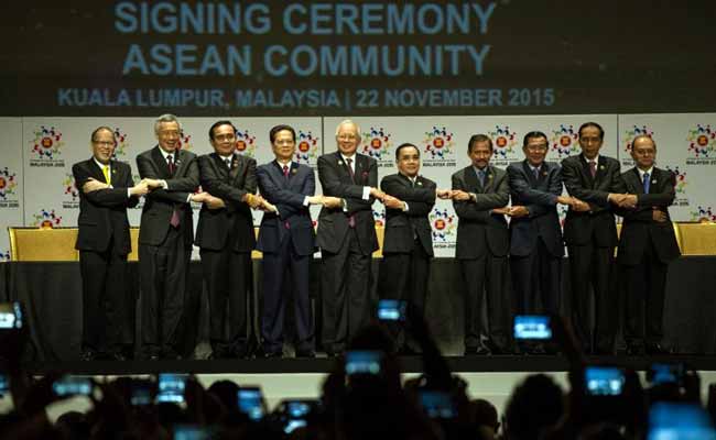 ASEAN Leaders Launch European Union-Style Regional Economic Bloc