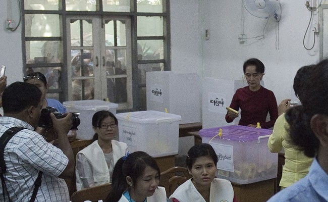 Aung San Suu Kyi's Day of Destiny Arrives as Myanmar Goes to the Polls