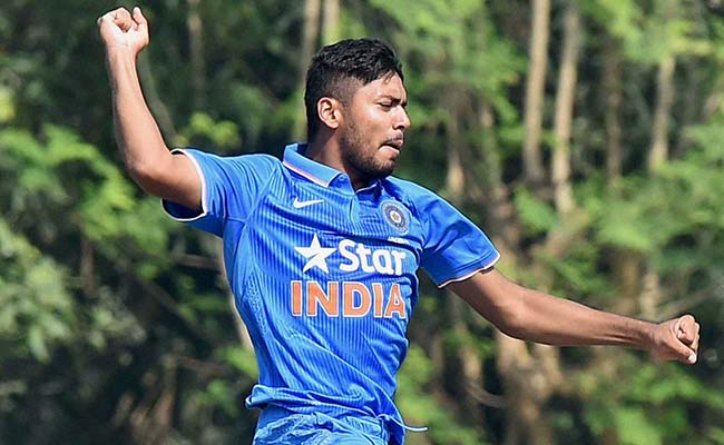 उभरते तूफानी तेज गेंदबाज अवेश खान ने बांग्लादेश के छुड़ाए छक्के