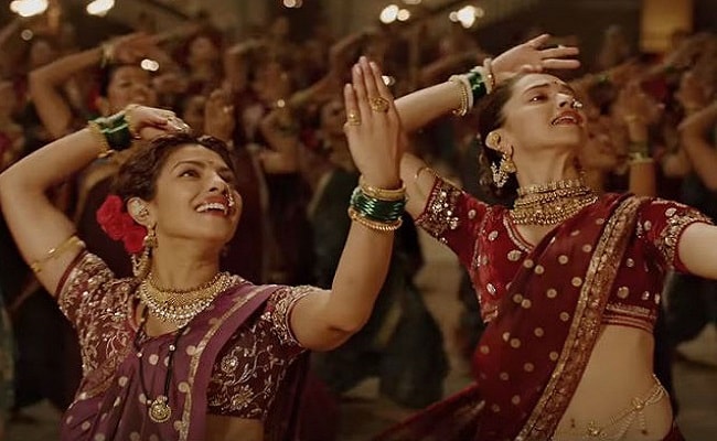 पुणे की अदालत ने फिल्म 'बाजीराव मस्तानी' पर रोक लगाने की मांग वाली याचिका स्वीकार की