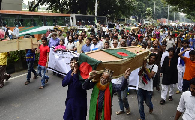Bangladesh Tells Police to Retaliate Against Islamist Attacks