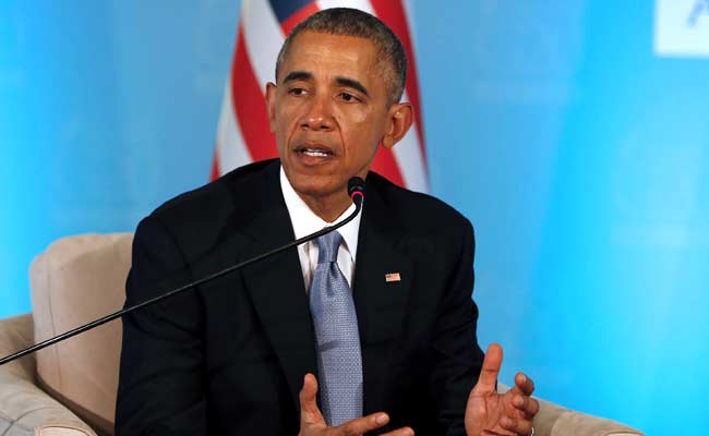 US Lowers Flags to Half-Staff in Honor of Paris Victims