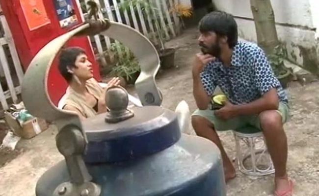 They Left Their Jobs and Started a Book Store on Wheels