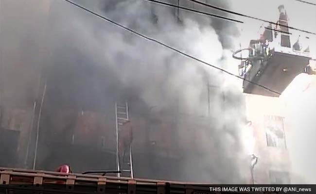 Fire Breaks Out at Building in East Delhi, 20 Fire Engines Rushed