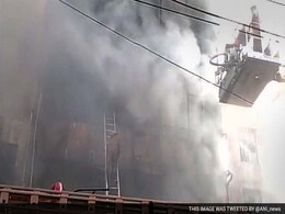 Fire Breaks Out at Building in East Delhi, 20 Fire Engines Rushed Fire Breaks Out at Building in East Delhi, 20 Fire Engines Rushed