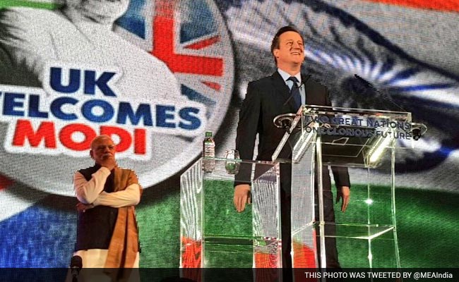 At Wembley, David Cameron Talks About <i>'Achhe Din'</i> Under PM Modi