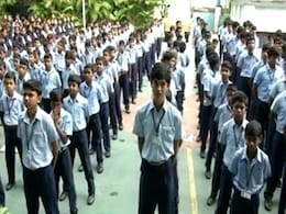 स्कूली बच्चों ने संगीत से कारोबार तक भारतीय परंपराओं की प्रस्तुति दी स्कूली बच्चों ने संगीत से कारोबार तक भारतीय परंपराओं की प्रस्तुति दी