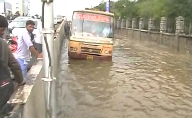 पानी-पानी हुआ तमिलनाडु, राहतकार्य में जुटी आर्मी और एयरफोर्स