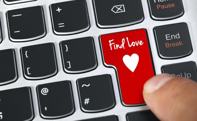 Tinder-Style Apps Score As Online Dating Grows