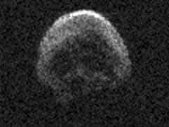 Skull-Faced 'Dead' Comet Skims Past Earth on Halloween