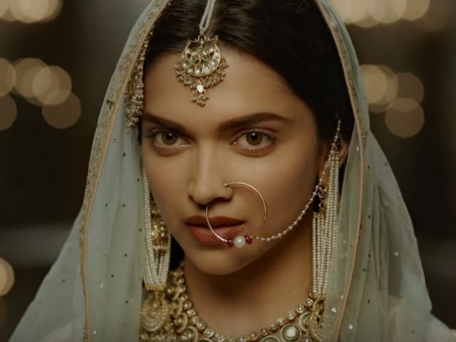 Deepika Padukone's Bajirao Mastani to Release in Tamil, Telugu