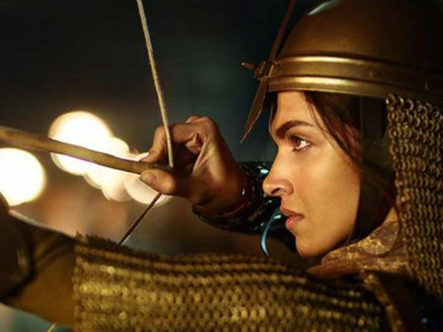 Deepika Padukone Gears up for Battle in New <i>Bajirao Mastani</i> Poster