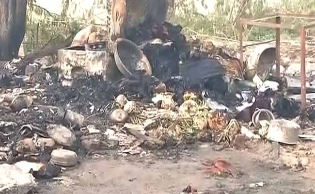 Delhi Fire Kills 5 of Family