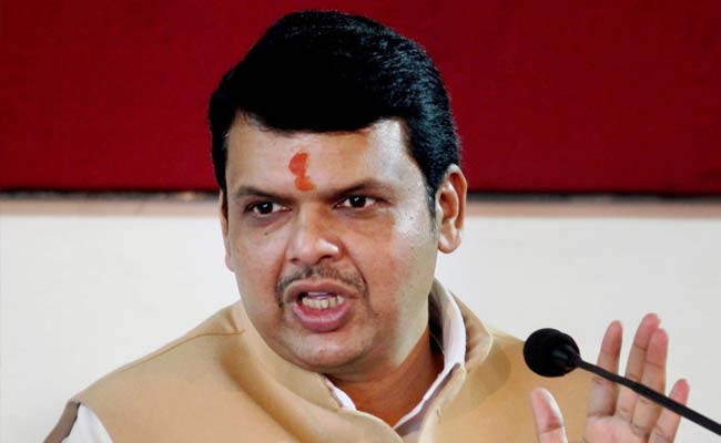 Devendra Fadnavis Bats for Empowering Mayors to Achieve Smart City Goal