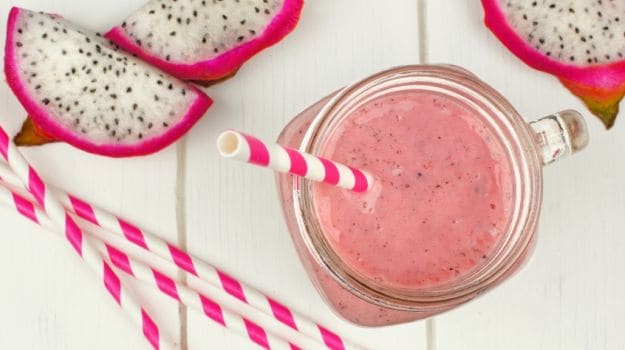 Dragon Fruit Smoothie: बेहद फायदेमंद है ड्रैगन फ्रूट स्मूदी, सुपर शेफ अमृता रायचंद से जानें ड्रैगन फ्रूट स्मूदी बनाने का आसान तरीका