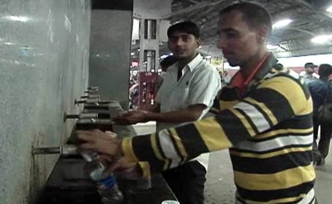 CAG Audit Finds E. coli and Sanitation Issues at 458 Indian Railway Stations