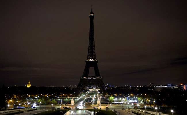 Terrorists in 'Three Teams' Hit Paris With 'Act of War', Left 129 Dead