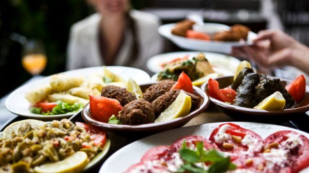 New Year Eve Celebration: How To Throw The Perfect Potluck Party