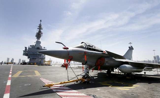 France to Deploy Aircraft Carrier to Help Operations Against Islamic State
