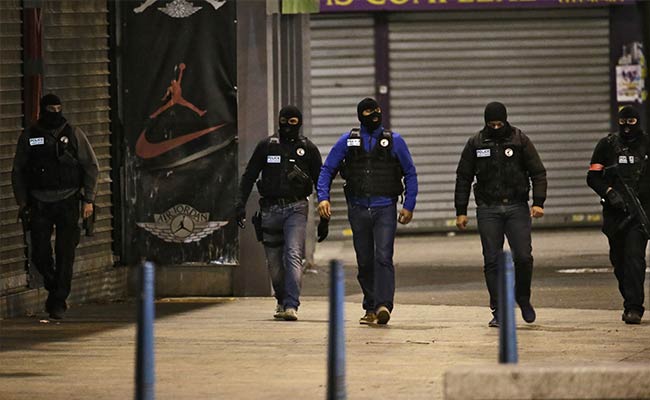 3 Arrested as Police Operation Continues in North Paris