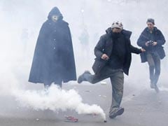 French Police Clash With Protesters in Paris Ahead of Climate Change Summit