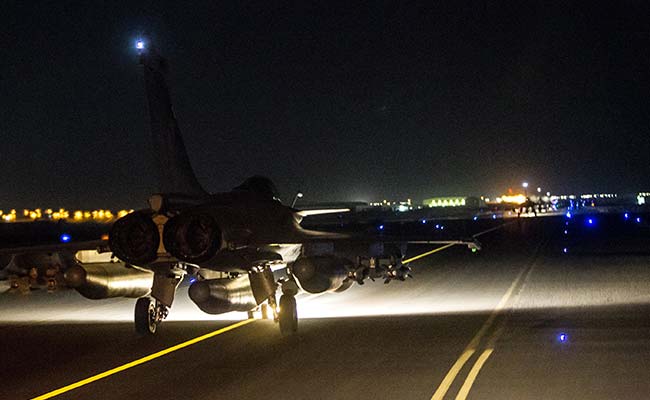 France Launches Fierce Assault on ISIS Targets in Syria in Coordination With the US