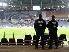 पहली तस्वीरें : जर्मनी में संदिग्ध बैग मिलने के बाद खाली कराया गया स्टेडियम
