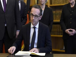 Islamic State May be Trying to Exploit Refugee Debate: German Minister Islamic State May be Trying to Exploit Refugee Debate: German Minister