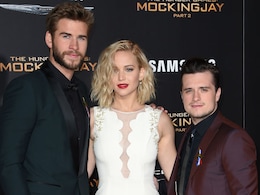<i>The Hunger Games</i> Cast Pays Tribute to Those Who Died in Paris Attacks <i>The Hunger Games</i> Cast Pays Tribute to Those Who Died in Paris Attacks