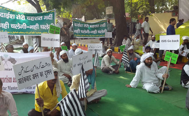 Jamiat Ulema-e-Hind Holds Protest Across 75 Cities Against ISIS