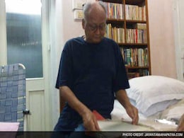 Poet Jayanta Mahapatra Wishes to Return His Padma Shri Award Poet Jayanta Mahapatra Wishes to Return His Padma Shri Award