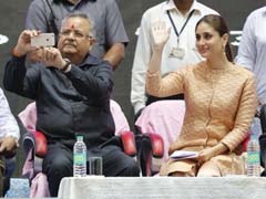 Chhattisgarh Chief Minister Raman Singh's Selfie With Kareena Kapoor Draws Congress' Flak