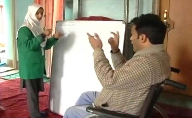 Struck by Terror, This 39-Year-Old  Kashmir Teacher is Now Spreading Hope