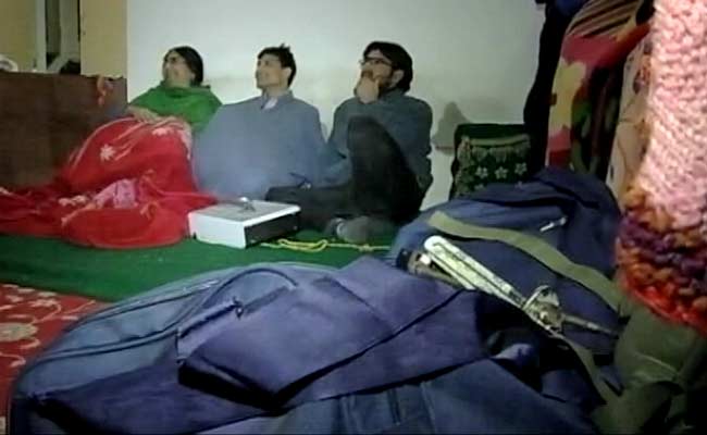 कश्मीरी पंडित : घर छोड़ने की कसक भी, घर वापसी का इंतज़ार भी