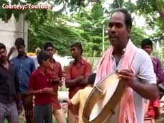 Tamil Folk Singer Kovan Calls on DMK Chief Karunanidhi