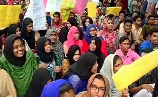 Kerala College Suspends Boy for Sitting With Girls