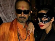 Mahira Khan Tweets Apology For Halloween Pic With 'Shiv Sainik'
