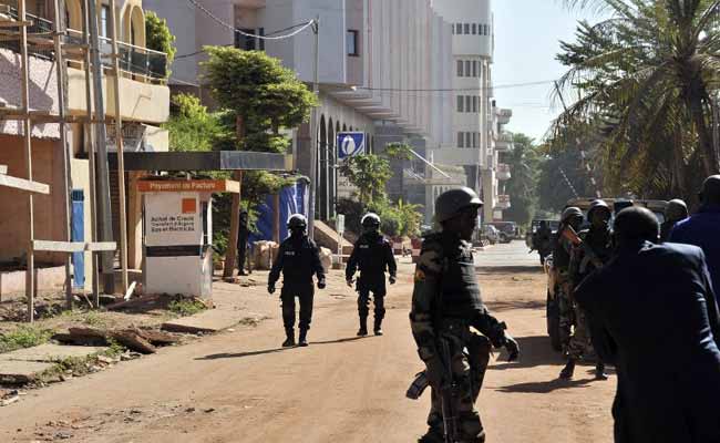 12 Air France Personnel at Mali Siege Hotel 'Are Safe': Airline