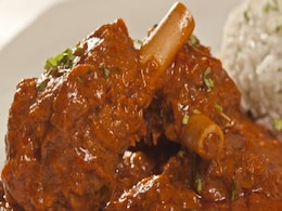 Durga Puja 2019: Give Kosha Mangsho A Slight Twist To Make Doi Mangsho. Watch Recipe Video Here Durga Puja 2019: Give Kosha Mangsho A Slight Twist To Make Doi Mangsho. Watch Recipe Video Here