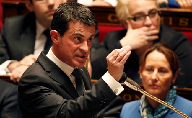 French PM Manuel Valls Says Chemical Warfare Risk Not Ruled Out