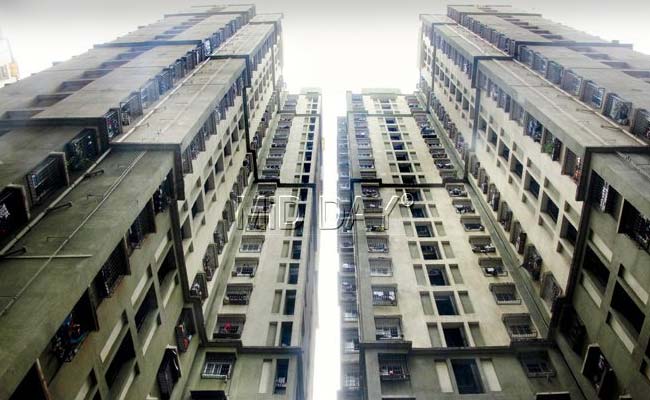 In this Mumbai Building, Wait Half an Hour for the Lift or Climb 24 Floors!