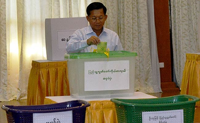 Myanmar Military Offer Olive Branch as Suu Kyi Poll Win Nears