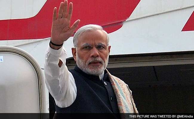 PM Modi Leaves for Paris to Attend Global Climate Change Meet