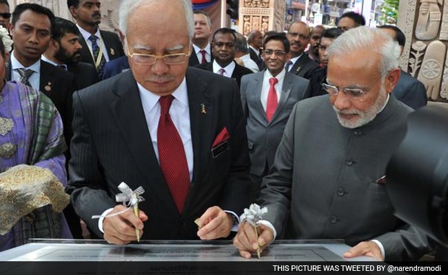 PM Modi, Malaysian PM Najib Razak Inaugurate 'Torana Gate' in Malaysia