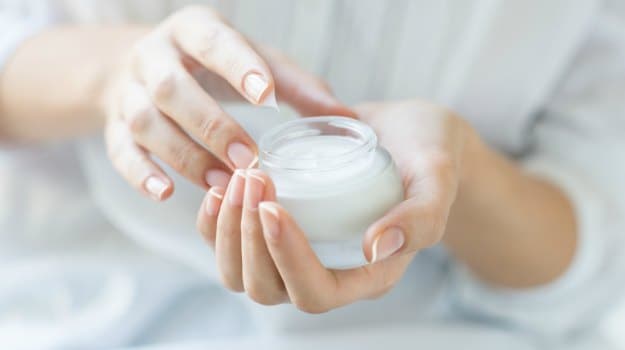 Water Based Moisturiser: How it Can Help Deal with Oily Skin